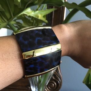 Beautiful Blue and Gold pearlized bracelet